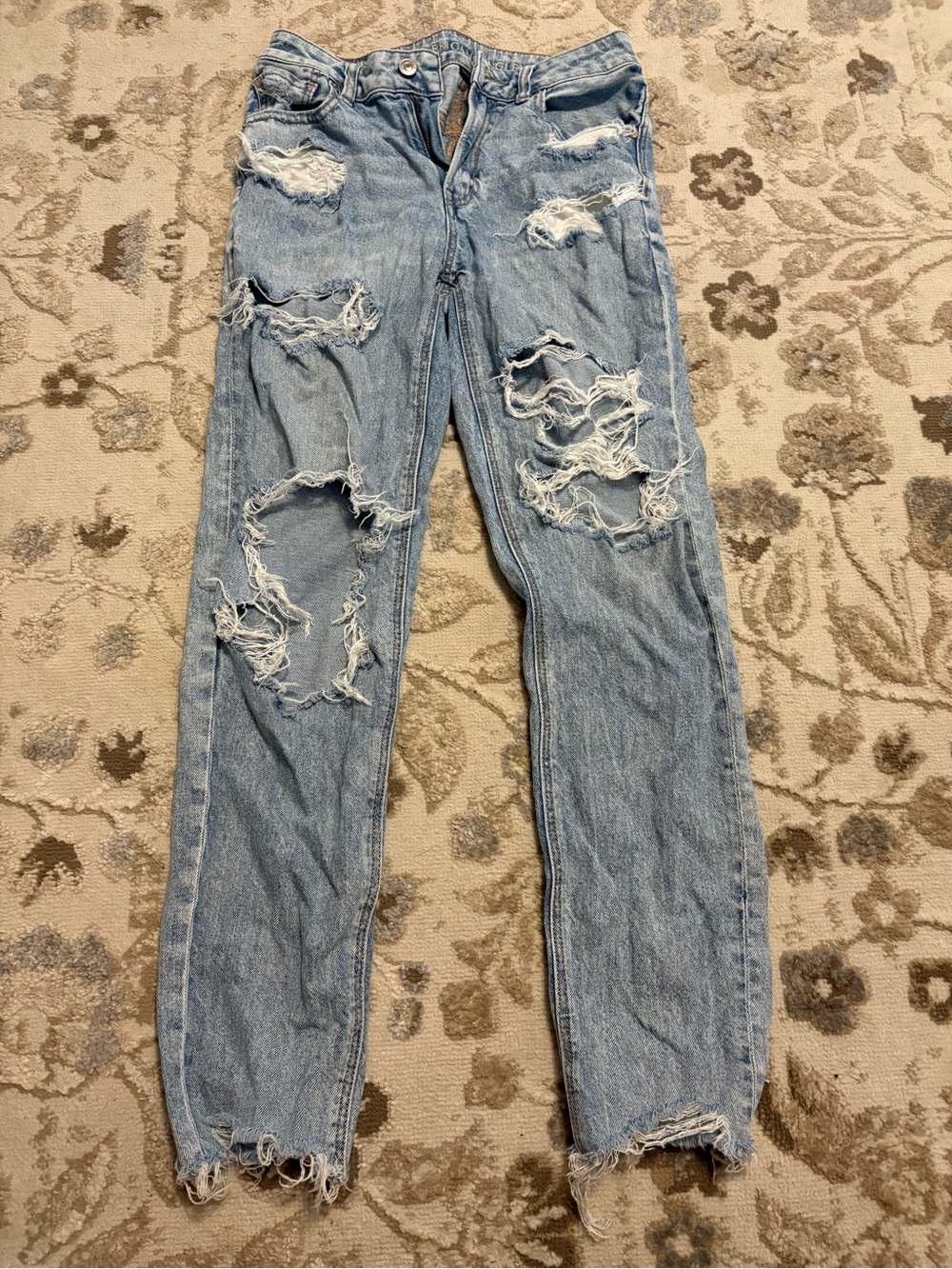 American Eagle Outfitters Light Blue Ripped Boyfriend Jeans